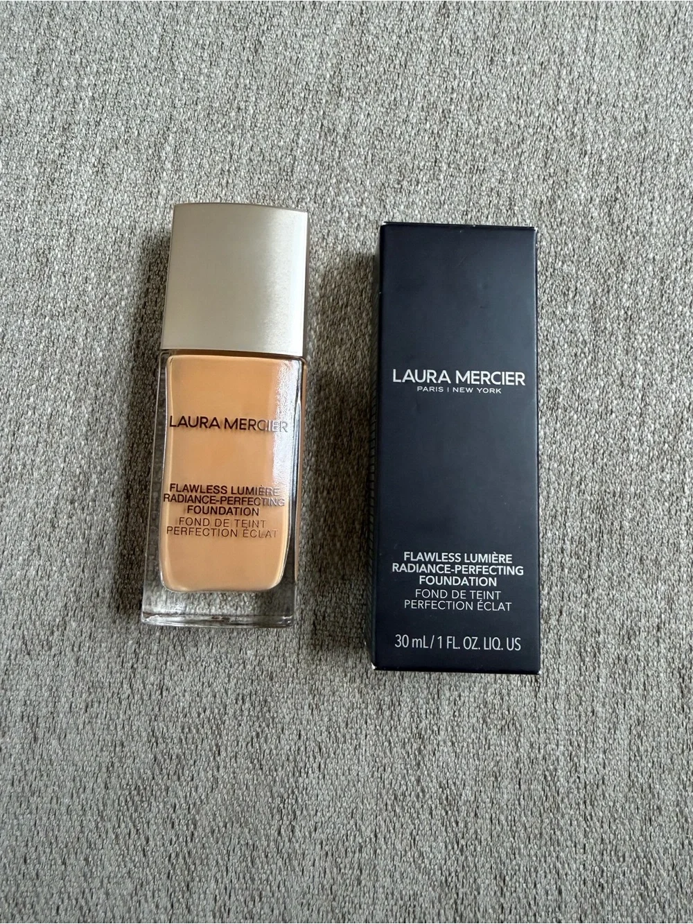 Laura Mercier Flawless Lumière Foundation - shade 2w2